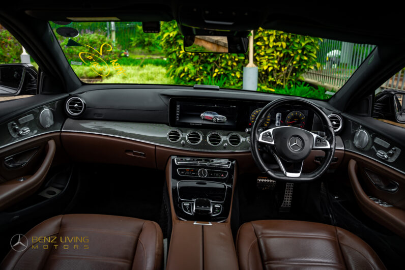 
								Mercedes-Benz E43 AMG full									