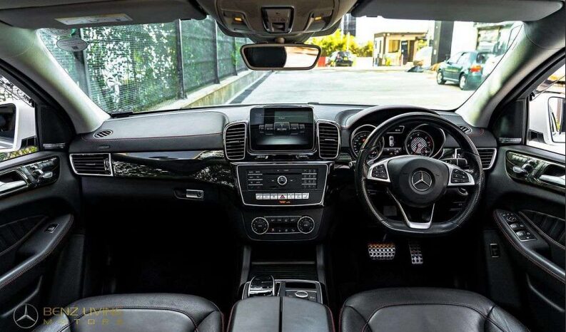 
								Mercedes-Benz GLE350D Coupe full									